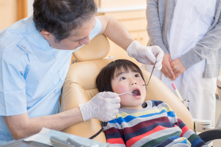 歯科検診を受けている子ども