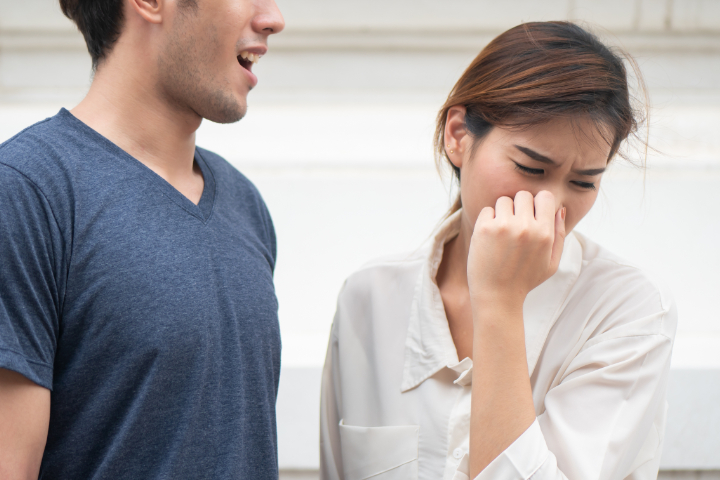 男性の口臭が気になる女性