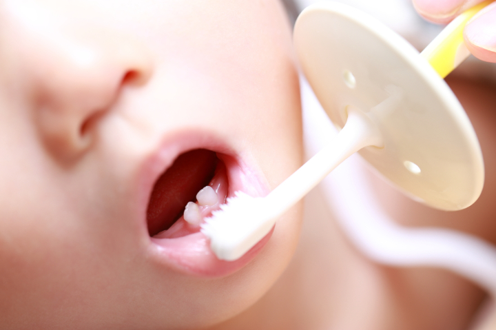 歯科検診は受けられる適齢期の子ども