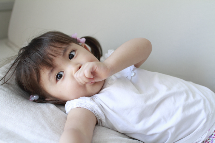 子どもが出っ歯になる原因の指しゃぶり