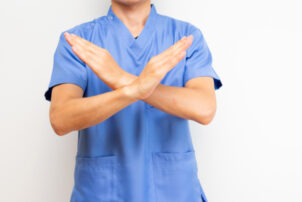 ホワイトニングできないと伝える歯科医師